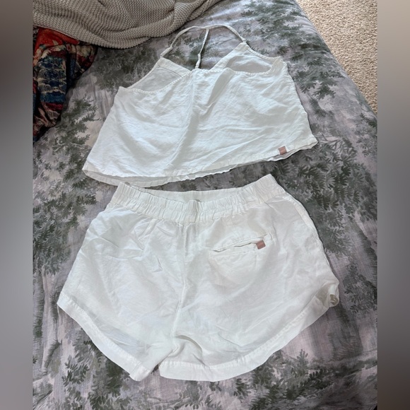 Lunya Cream Textured Top and Shorts sleep Set Sz m - Picture 3 of 11